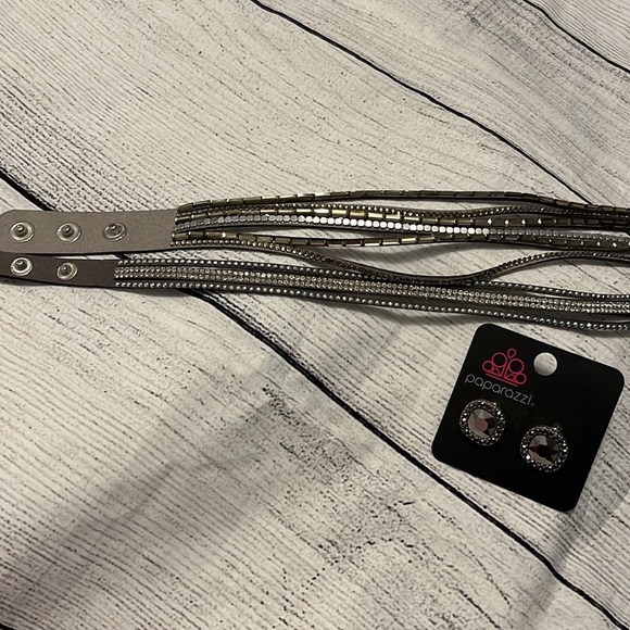 3 Pieces of Paparazzi Jewelry - Picture 5 of 5